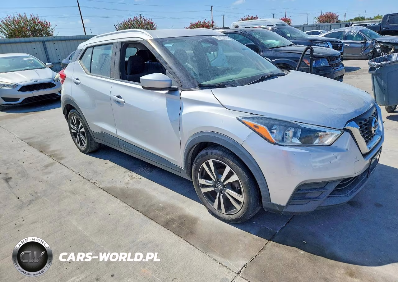 2020 Nissan Kicks Sv VIN:3N1CP5CV2LL490884 - 4