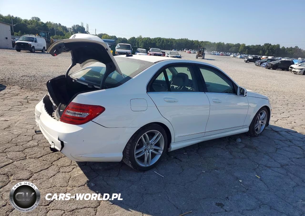 2013 Mercedes-Benz C250 VIN:WDDGF4HB9DA773050 - 3