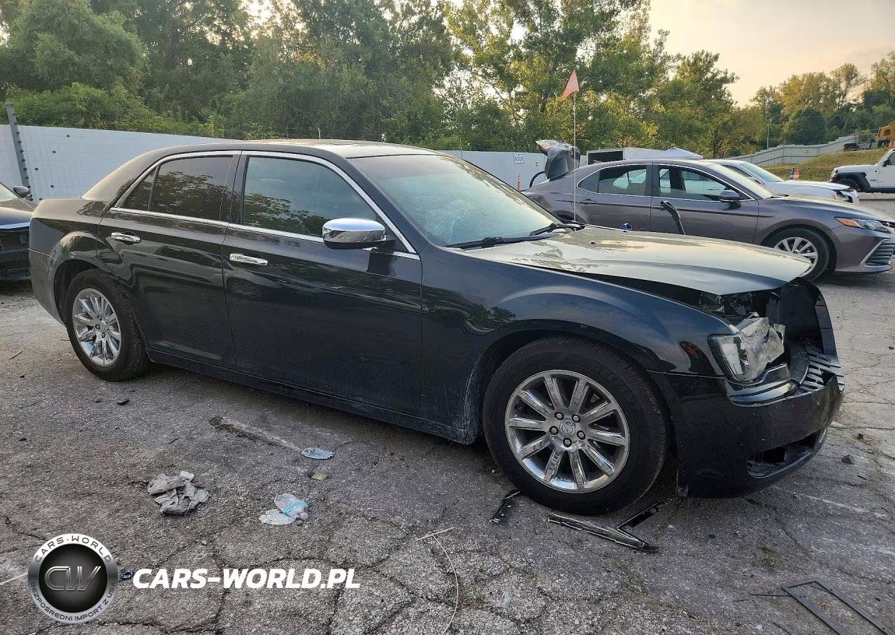 2014 Chrysler 300 VIN:2C3CCAAGXEH243912 - 4
