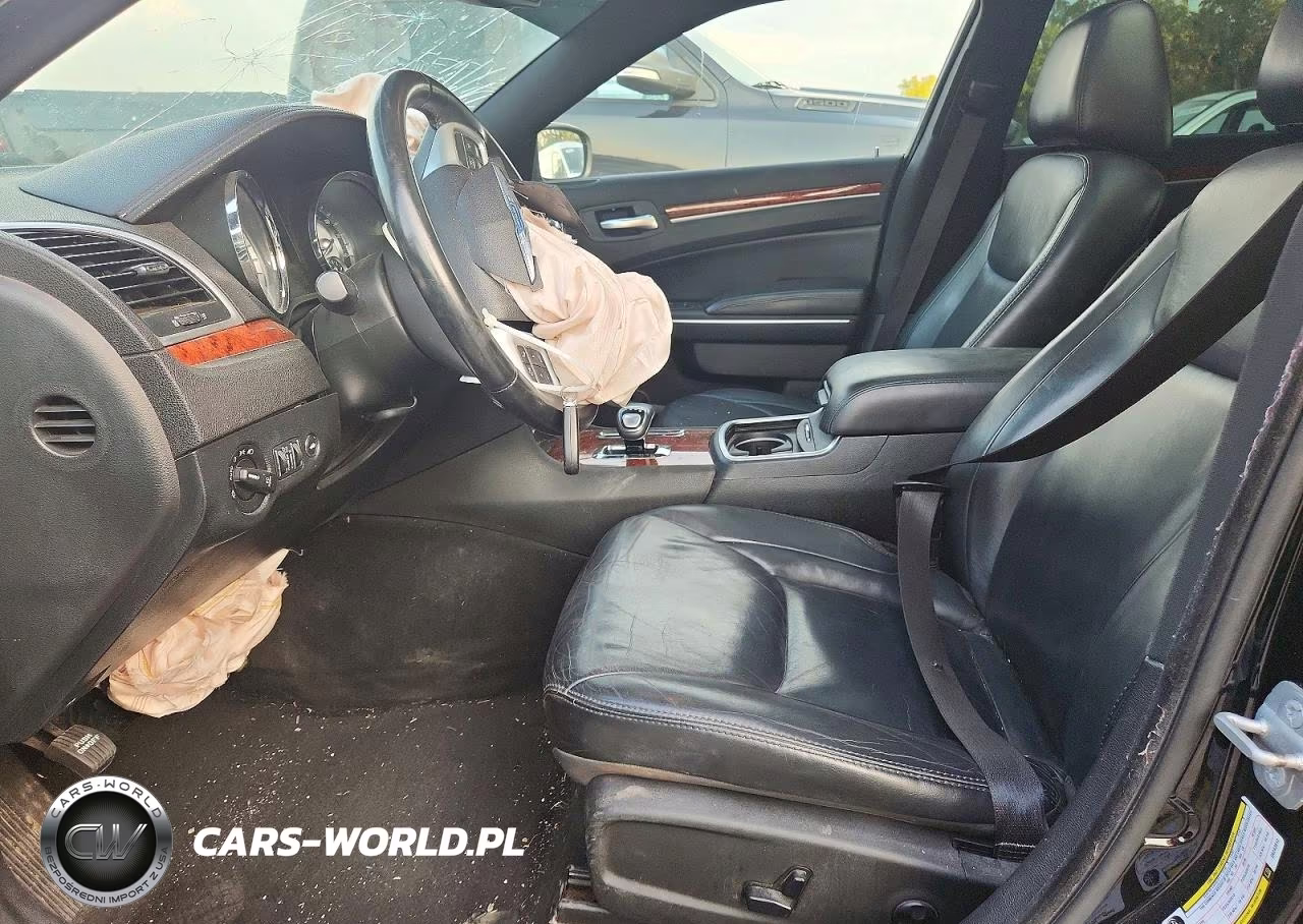2014 Chrysler 300 VIN:2C3CCAAGXEH243912 - 7