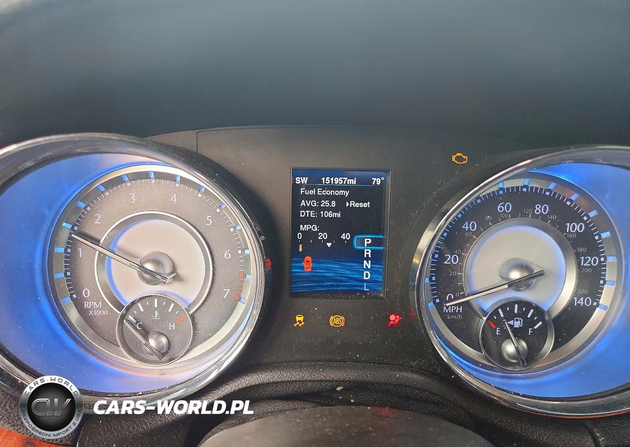 2014 Chrysler 300 VIN:2C3CCAAGXEH243912 - 9