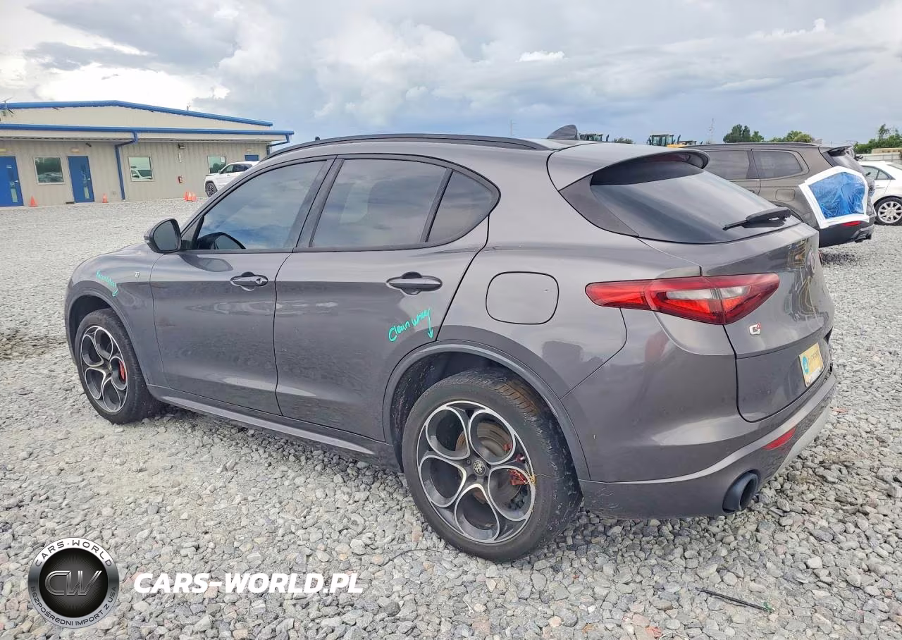 2022 Alfa Romeo Stelvio Ti VIN:ZASPAKBN5N7D33090 - 2