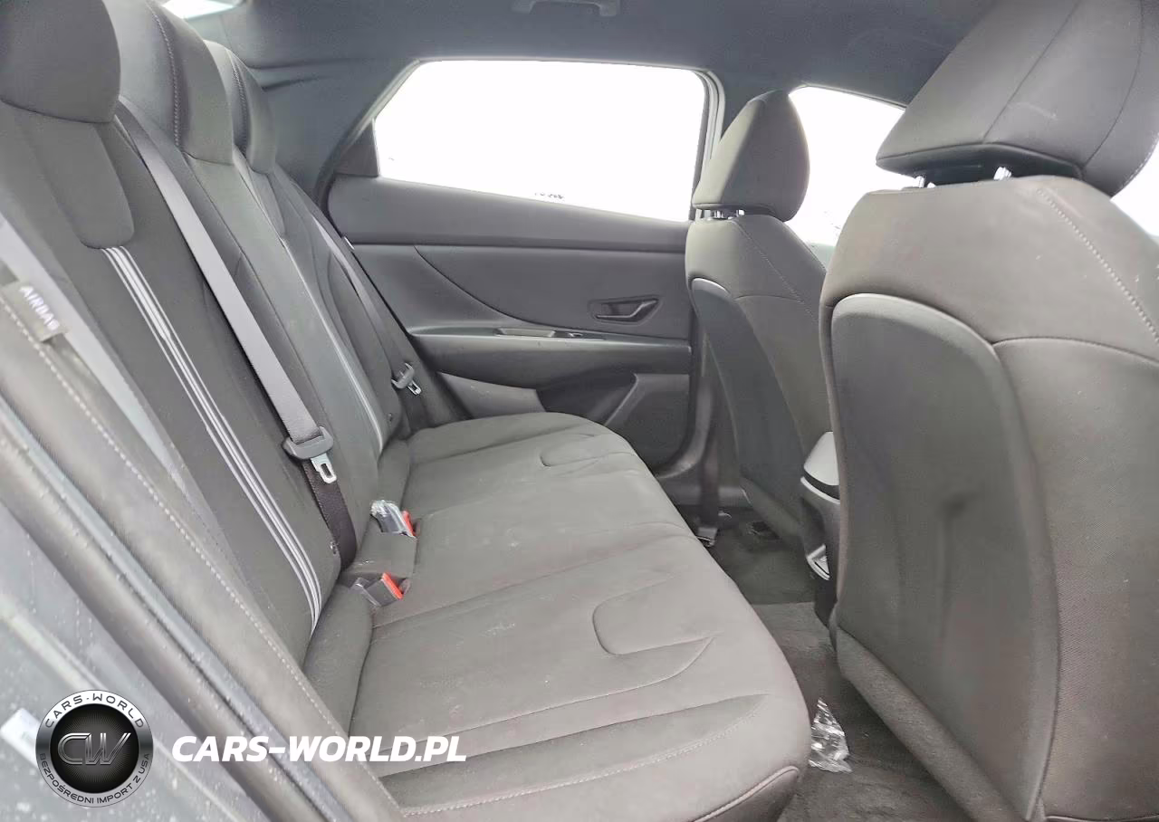 2026 Hyundai Elantra Sel Sport VIN:KMHLM4DG2TU201858 - 10