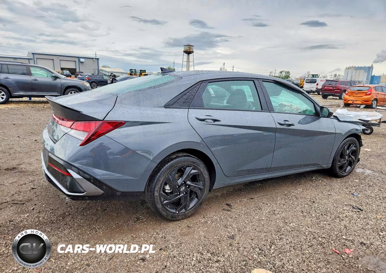 2026 Hyundai Elantra Sel Sport VIN:KMHLM4DG2TU201858 - 3