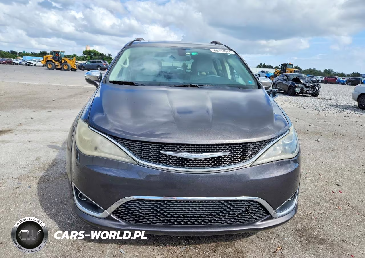 2017 Chrysler Pacifica Limited VIN:2C4RC1GG7HR531365 - 5