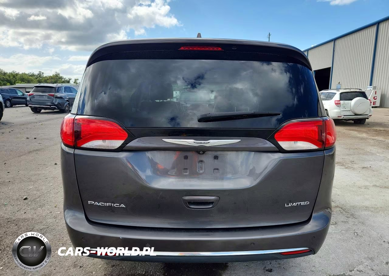 2017 Chrysler Pacifica Limited VIN:2C4RC1GG7HR531365 - 6