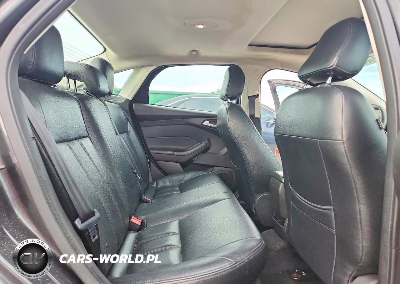 2017 Ford Focus Sel VIN:1FADP3H22HL218817 - 10