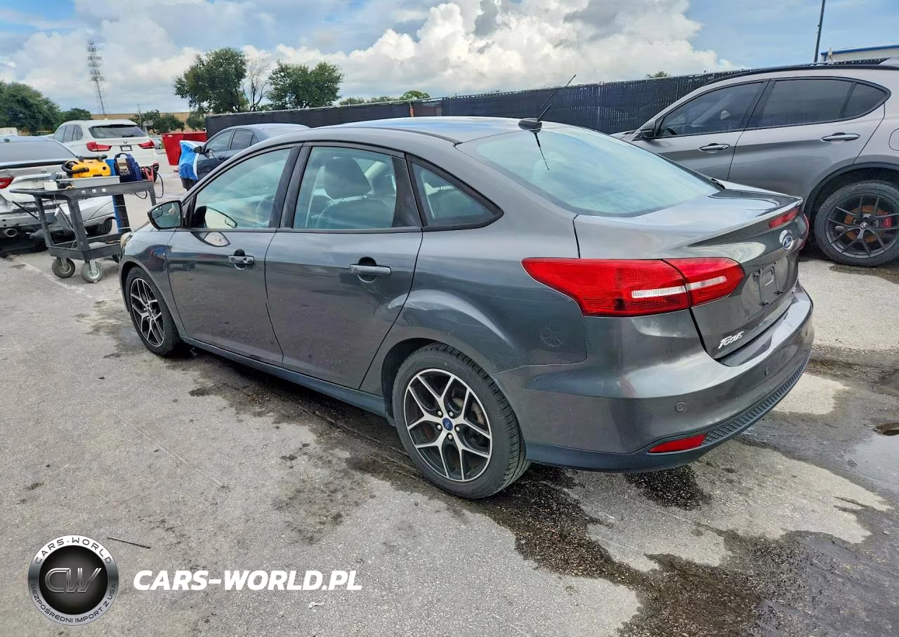 2017 Ford Focus Sel VIN:1FADP3H22HL218817 - 2