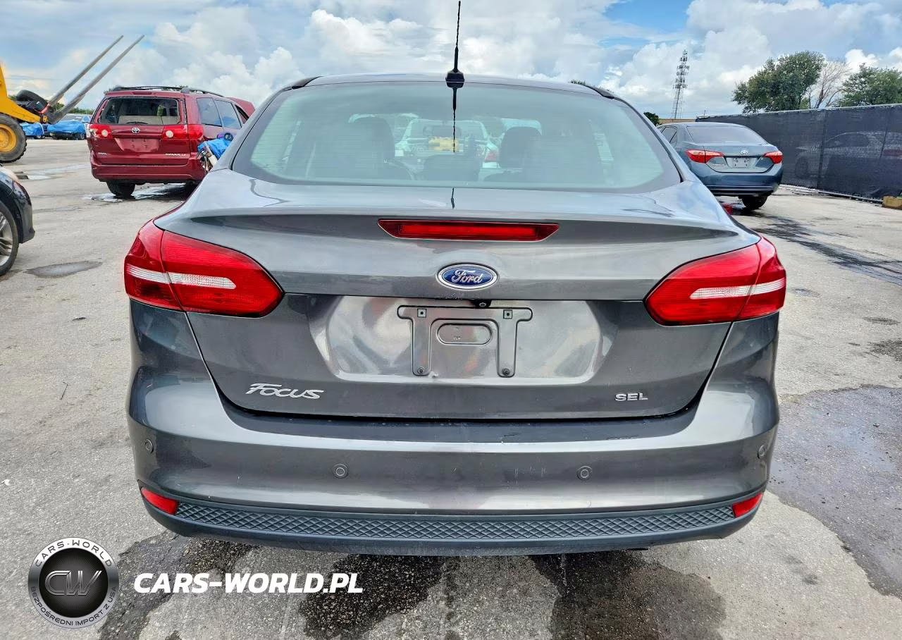 2017 Ford Focus Sel VIN:1FADP3H22HL218817 - 6