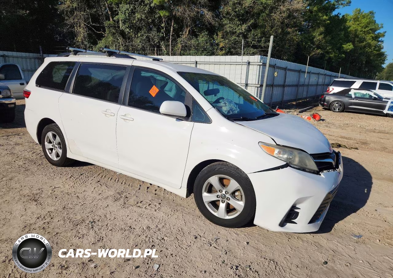2018 Toyota Sienna Le VIN:5TDKZ3DC8JS903578 - 4