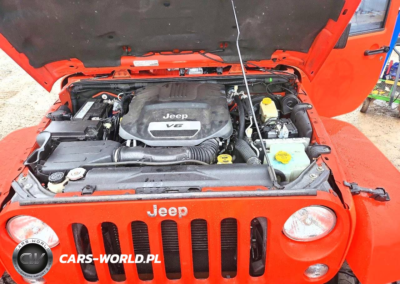 2015 Jeep Wrangler Unlimited Sahara VIN:1C4BJWEG7FL700197 - 12