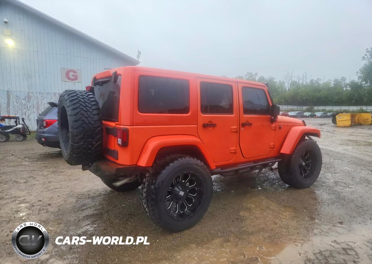 2015 Jeep Wrangler Unlimited Sahara VIN:1C4BJWEG7FL700197 - 3