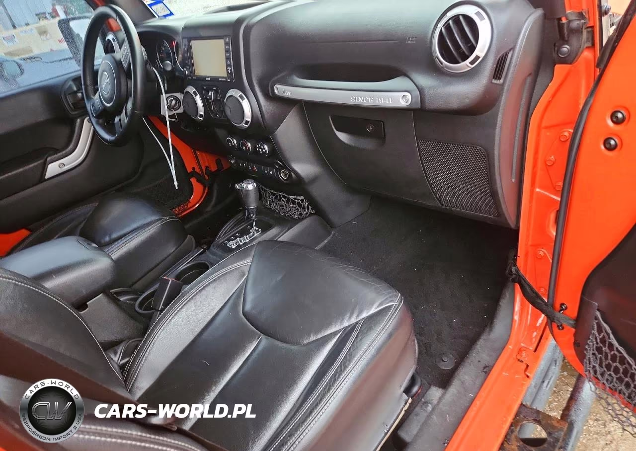 2015 Jeep Wrangler Unlimited Sahara VIN:1C4BJWEG7FL700197 - 8