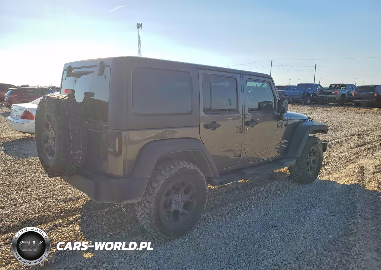 2014 Jeep Wrangler Unlimited Sport VIN:1C4BJWDG6EL183412 - 3