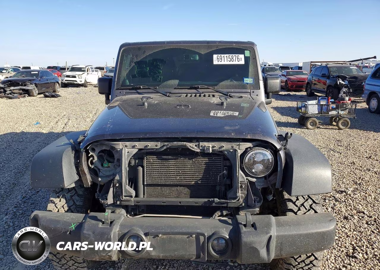 2014 Jeep Wrangler Unlimited Sport VIN:1C4BJWDG6EL183412 - 5