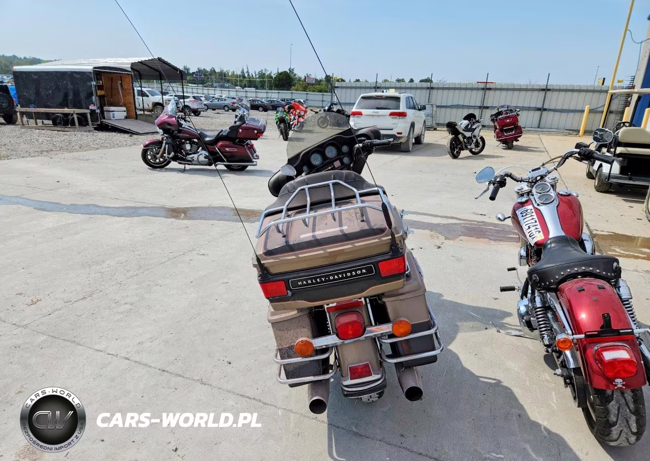 2005 Harley-Davidson Flhtcui VIN:1HD1FCW185Y641215 - 4