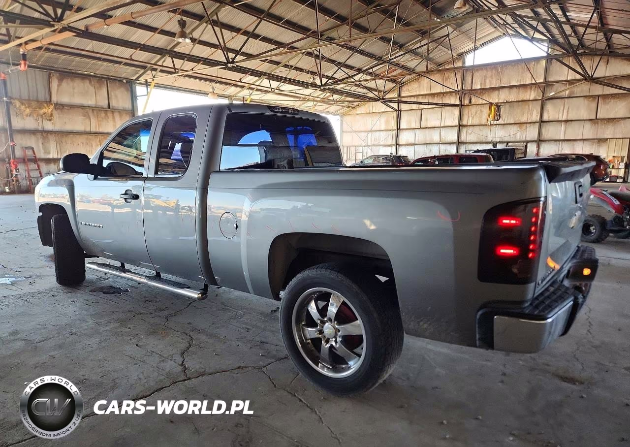 2007 Chevrolet Silverado C1500 Classic VIN:1GCEC19X77Z651988 - 2