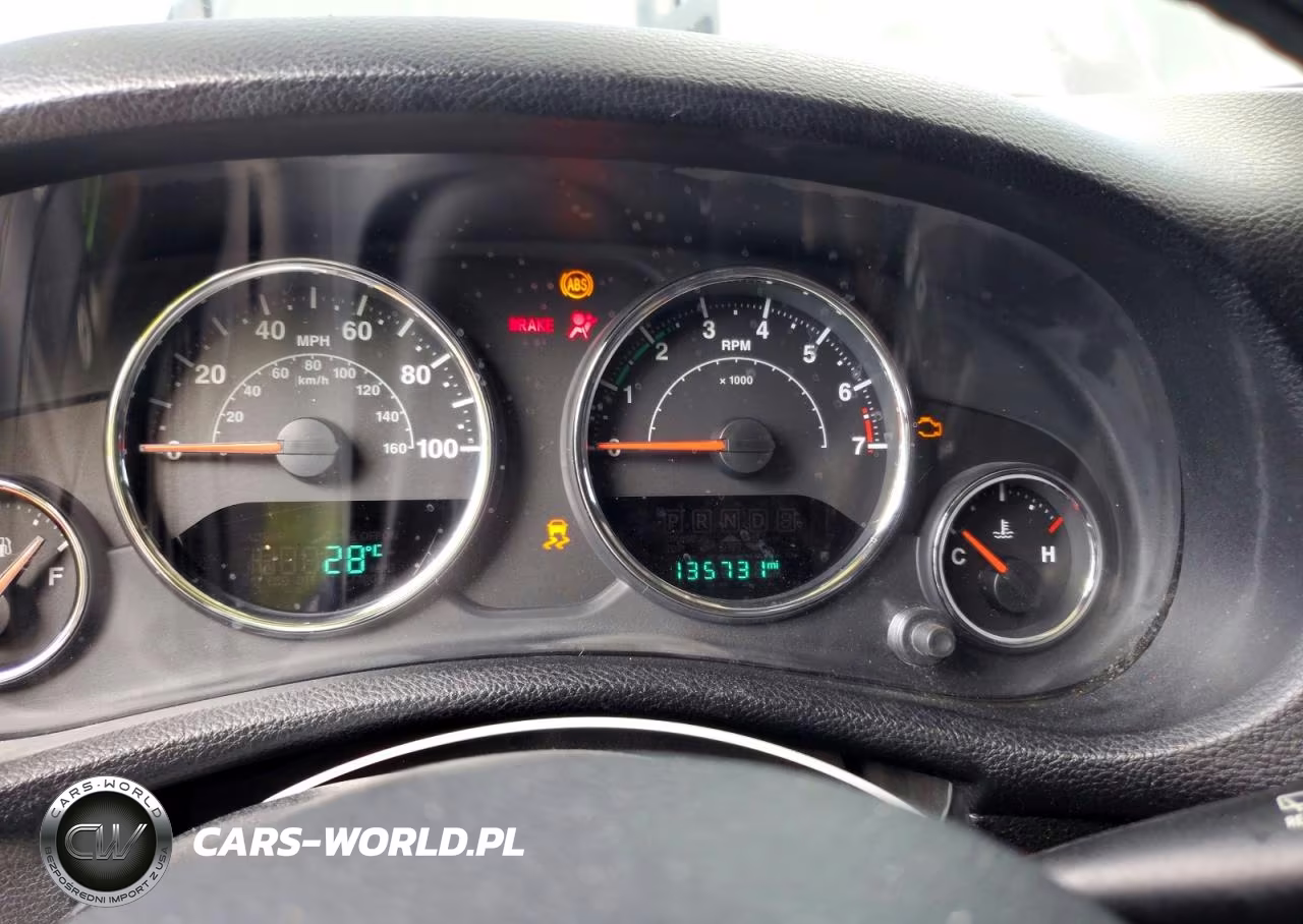 2018 Jeep Wrangler Unlimited Sport VIN:1C4BJWDG3JL824204 - 9