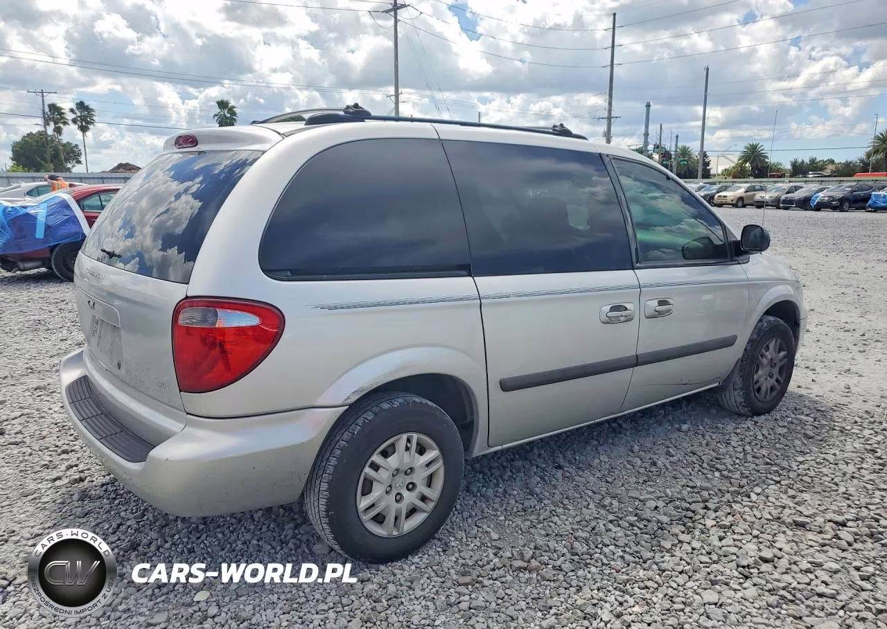 2005 Dodge Caravan Sxt VIN:1D4GP45R85B158156 - 3