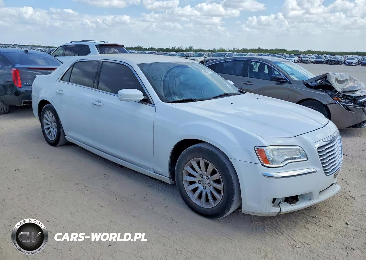 2012 Chrysler 300 VIN:2C3CCAAG5CH135047 - 4
