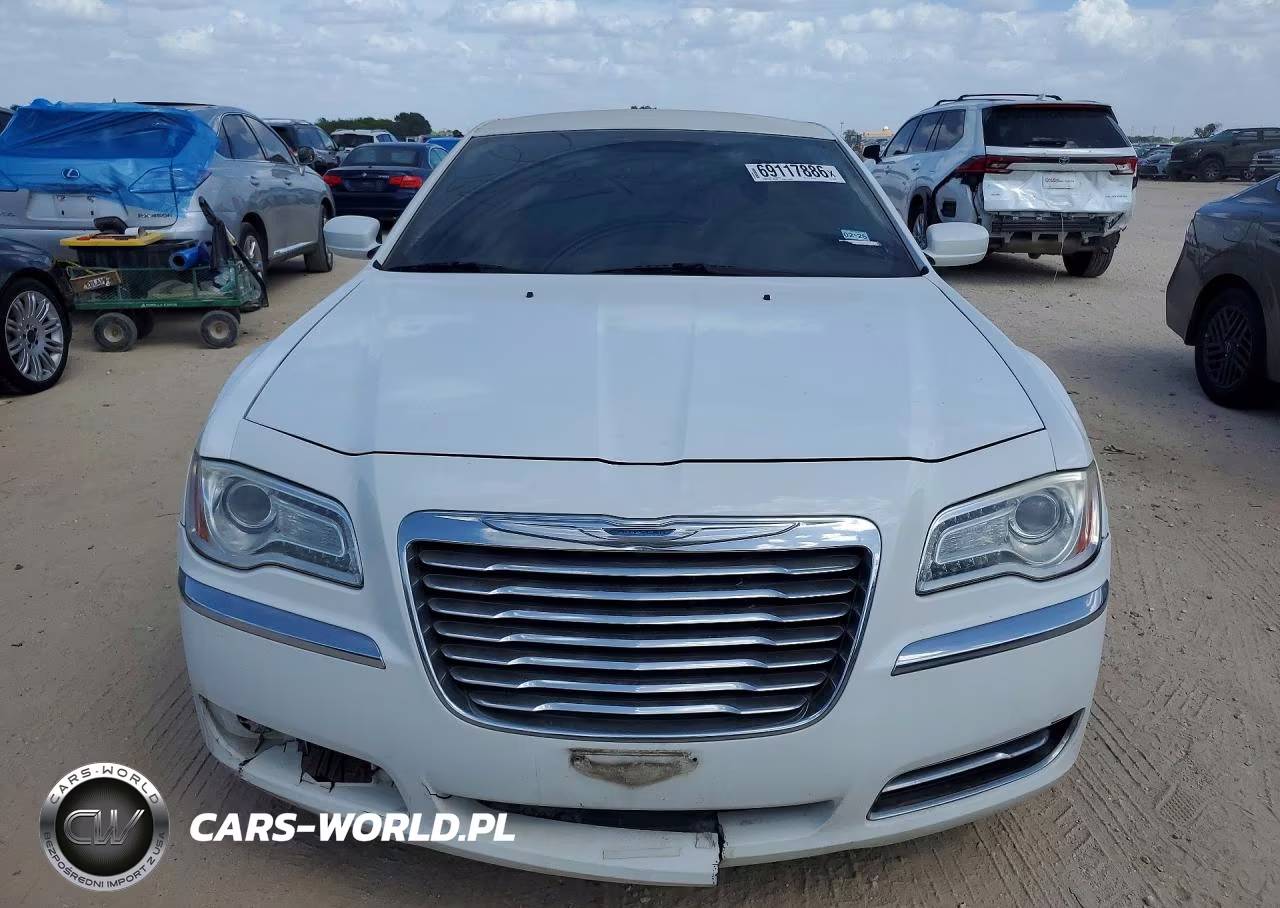 2012 Chrysler 300 VIN:2C3CCAAG5CH135047 - 5