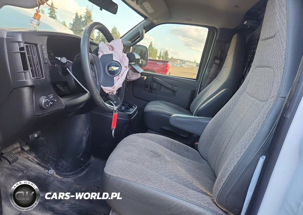 2019 Chevrolet Express VIN:1GCWGAFPXK1162683 - 7