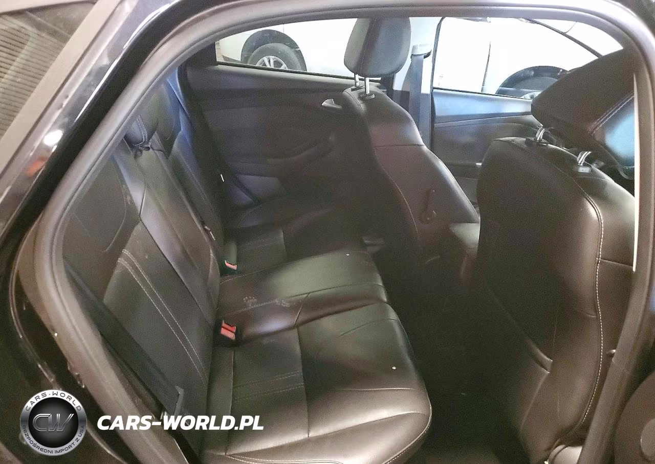 2014 Ford Focus Titanium VIN:1FADP3N22EL258900 - 10