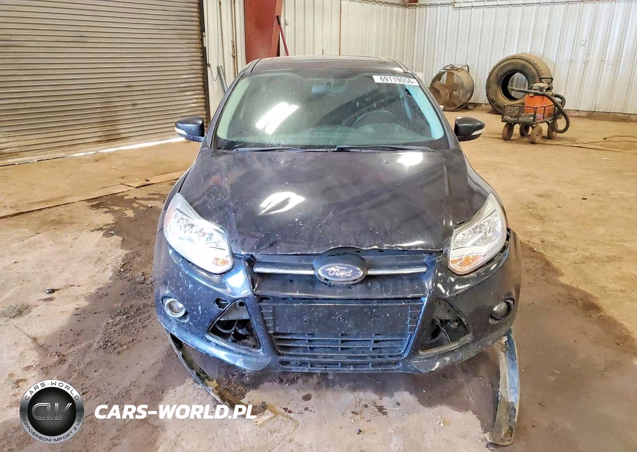 2014 Ford Focus Titanium VIN:1FADP3N22EL258900 - 5