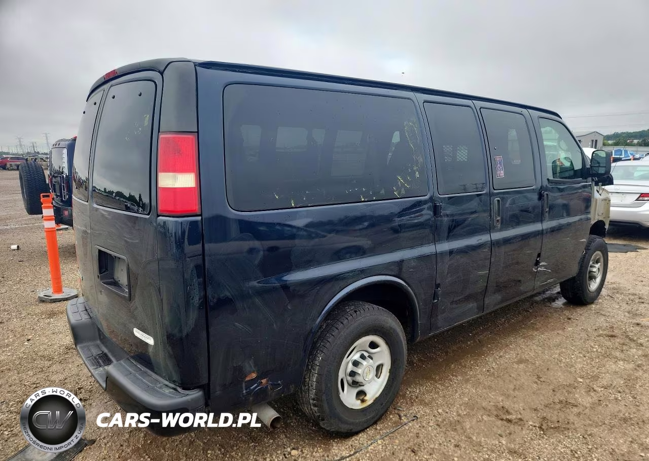 2009 Chevrolet Express VIN:1GAGG25K791160599 - 3