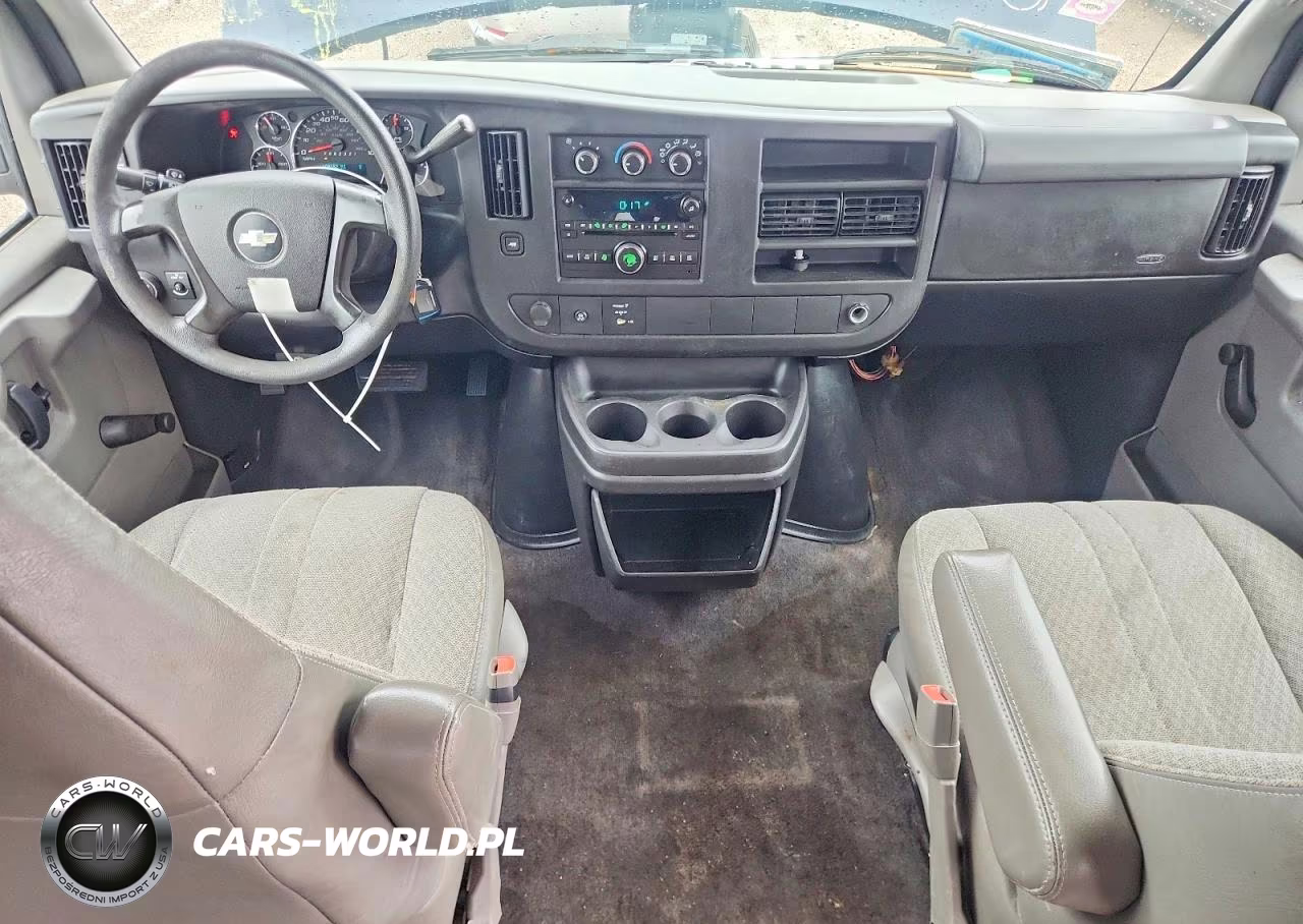2009 Chevrolet Express VIN:1GAGG25K791160599 - 8