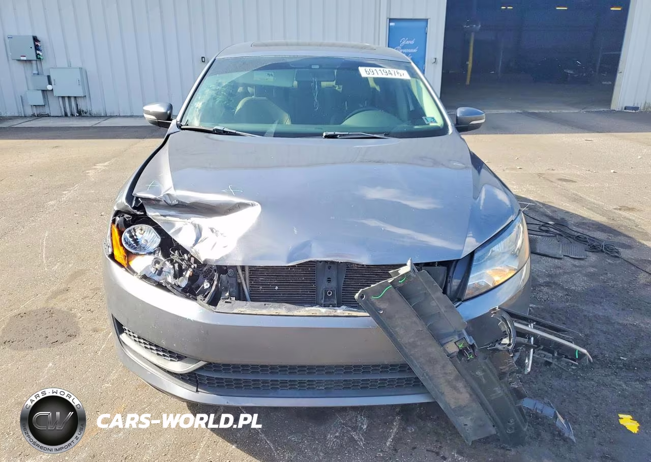 2015 Volkswagen Passat Se VIN:1VWBV7A32FC032139 - 5