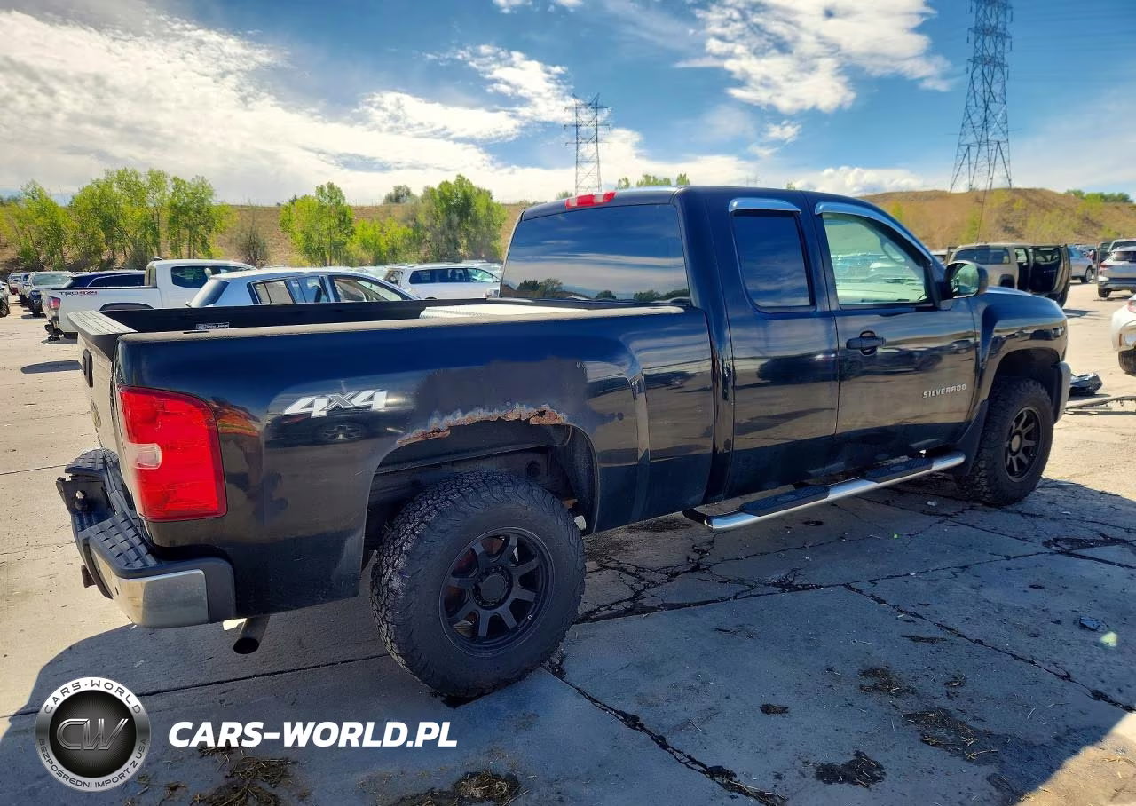2012 Chevrolet Silverado K1500 VIN:1GCRKPE70CZ155194 - 3
