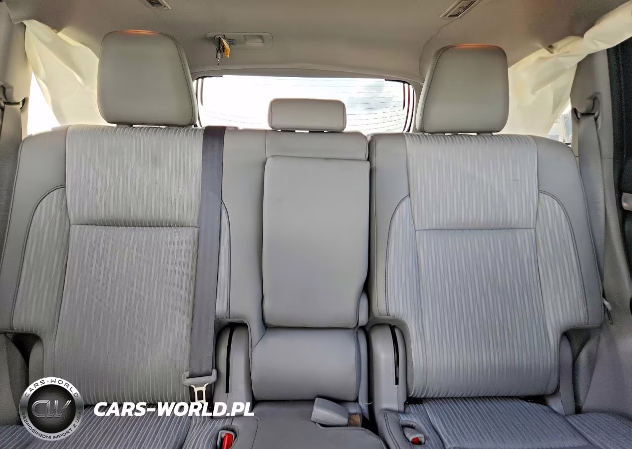 2019 Toyota Highlander Le Plus VIN:5TDBZRFH7KS983436 - 10