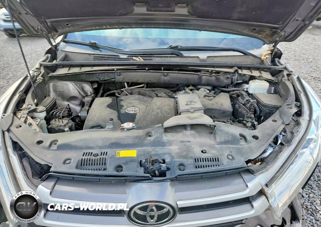 2019 Toyota Highlander Le Plus VIN:5TDBZRFH7KS983436 - 12