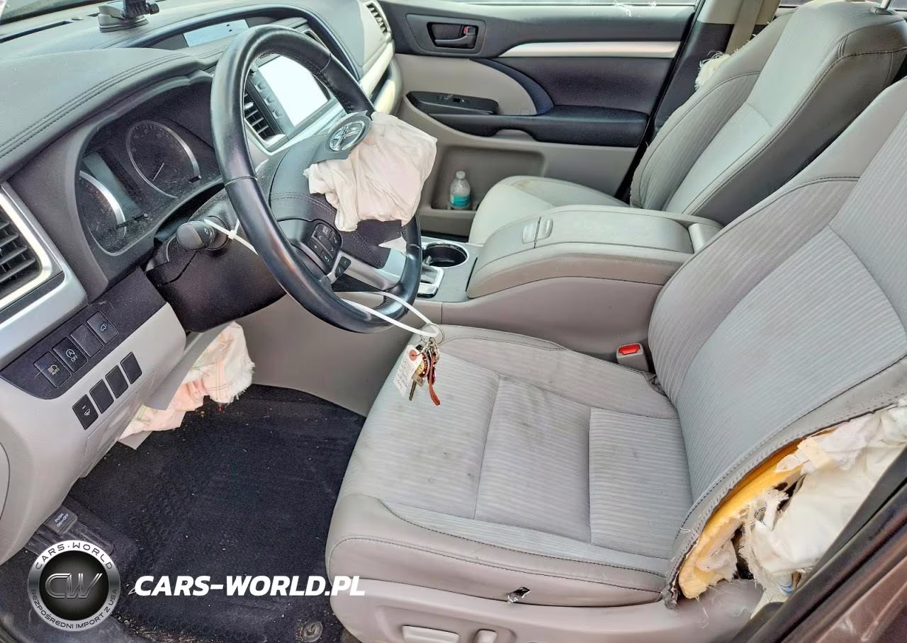 2019 Toyota Highlander Le Plus VIN:5TDBZRFH7KS983436 - 7