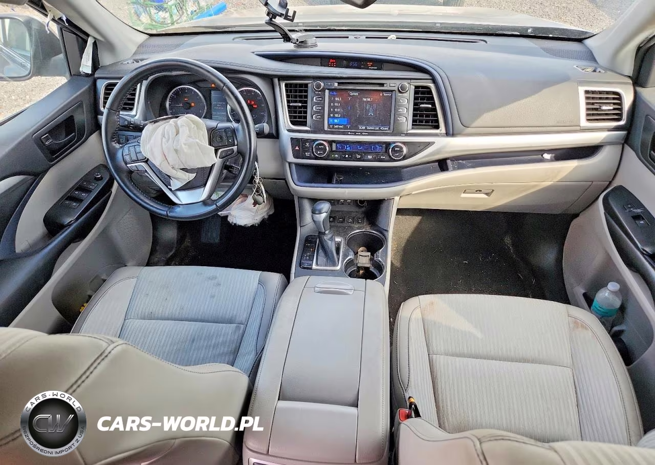 2019 Toyota Highlander Le Plus VIN:5TDBZRFH7KS983436 - 8