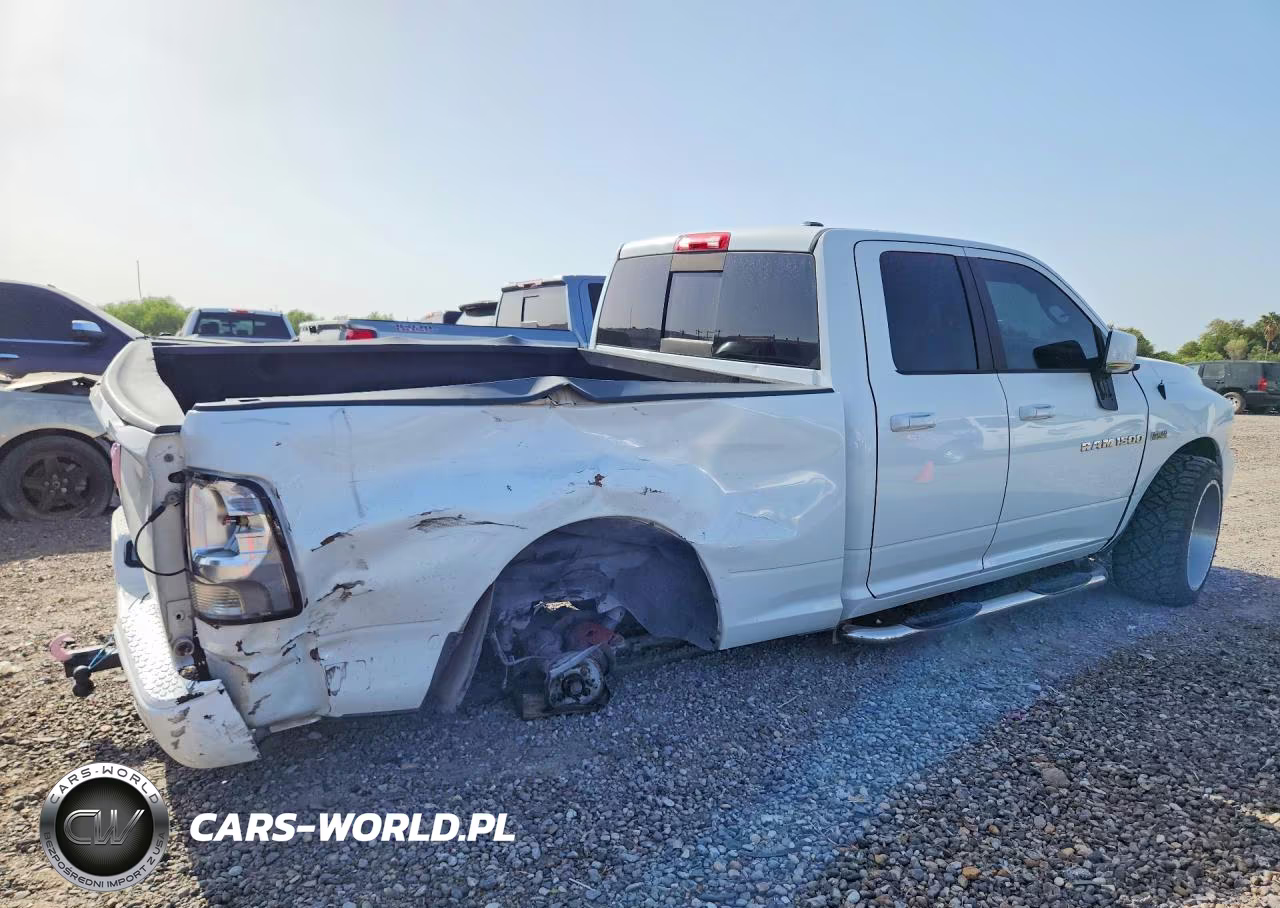 2011 Dodge Ram 1500 VIN:1D7RB1GTXBS703299 - 3