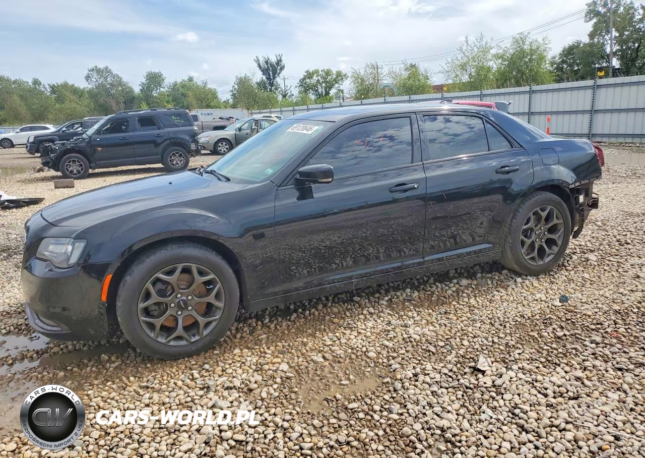 2016 Chrysler 300 S VIN:2C3CCAGG2GH283041 - 1