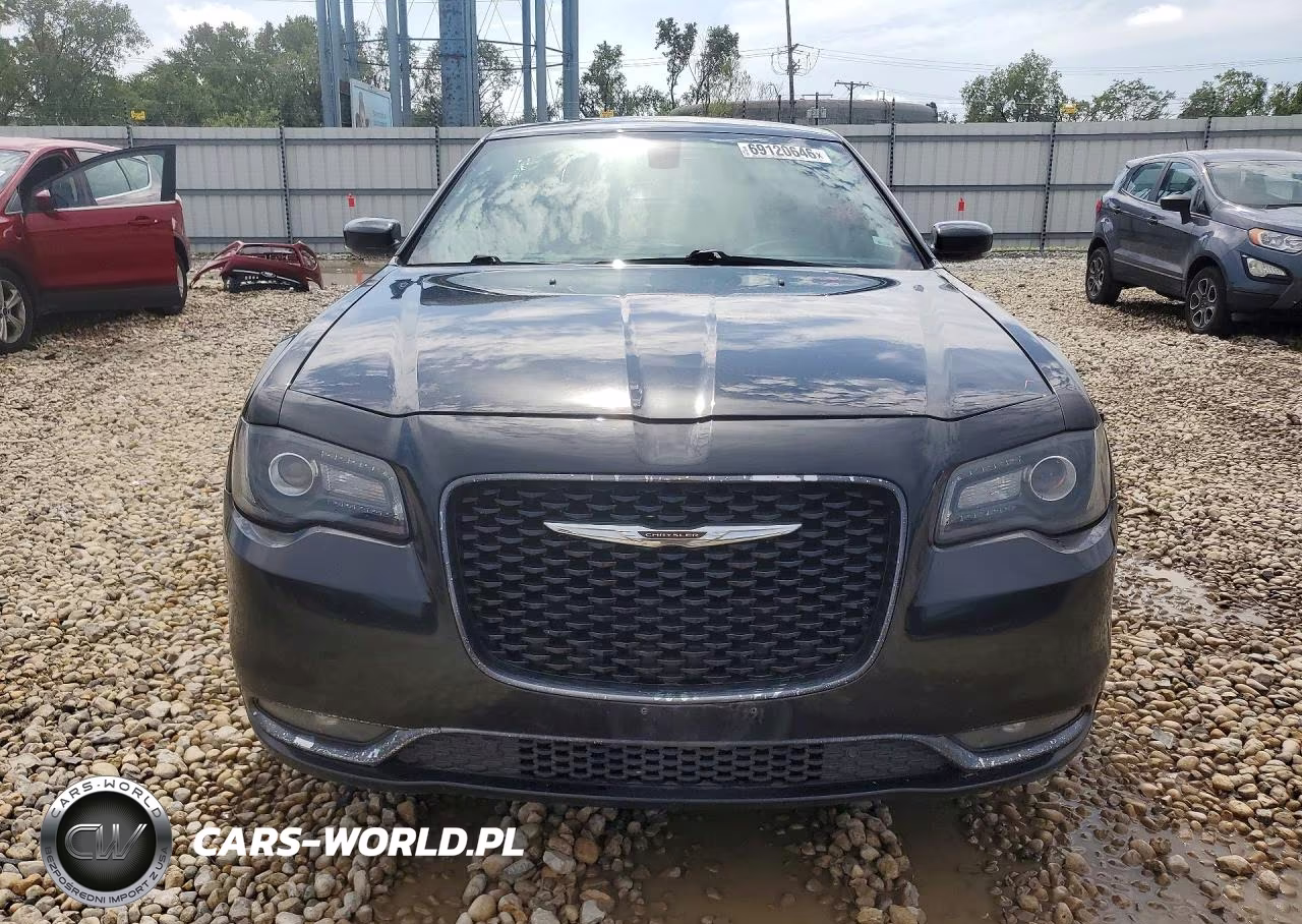 2016 Chrysler 300 S VIN:2C3CCAGG2GH283041 - 5
