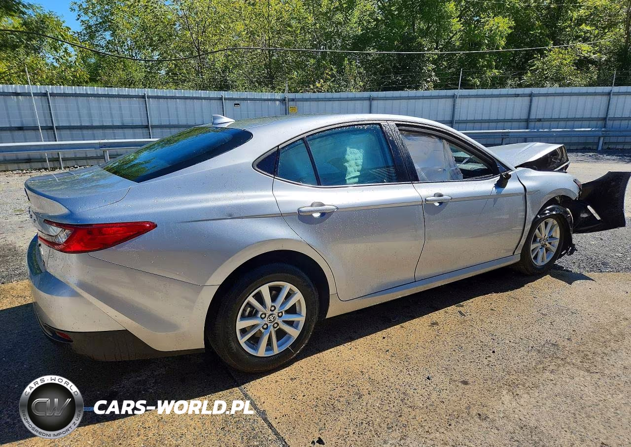 2025 Toyota Camry Le VIN:4T1DAACK6SU592724 - 3