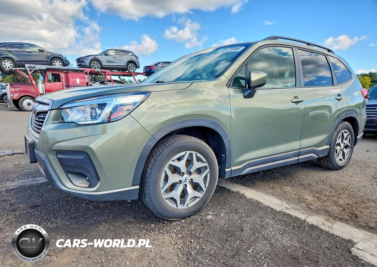 2019 Subaru Forester Premium VIN:JF2SKAGC2KH582004 - 1