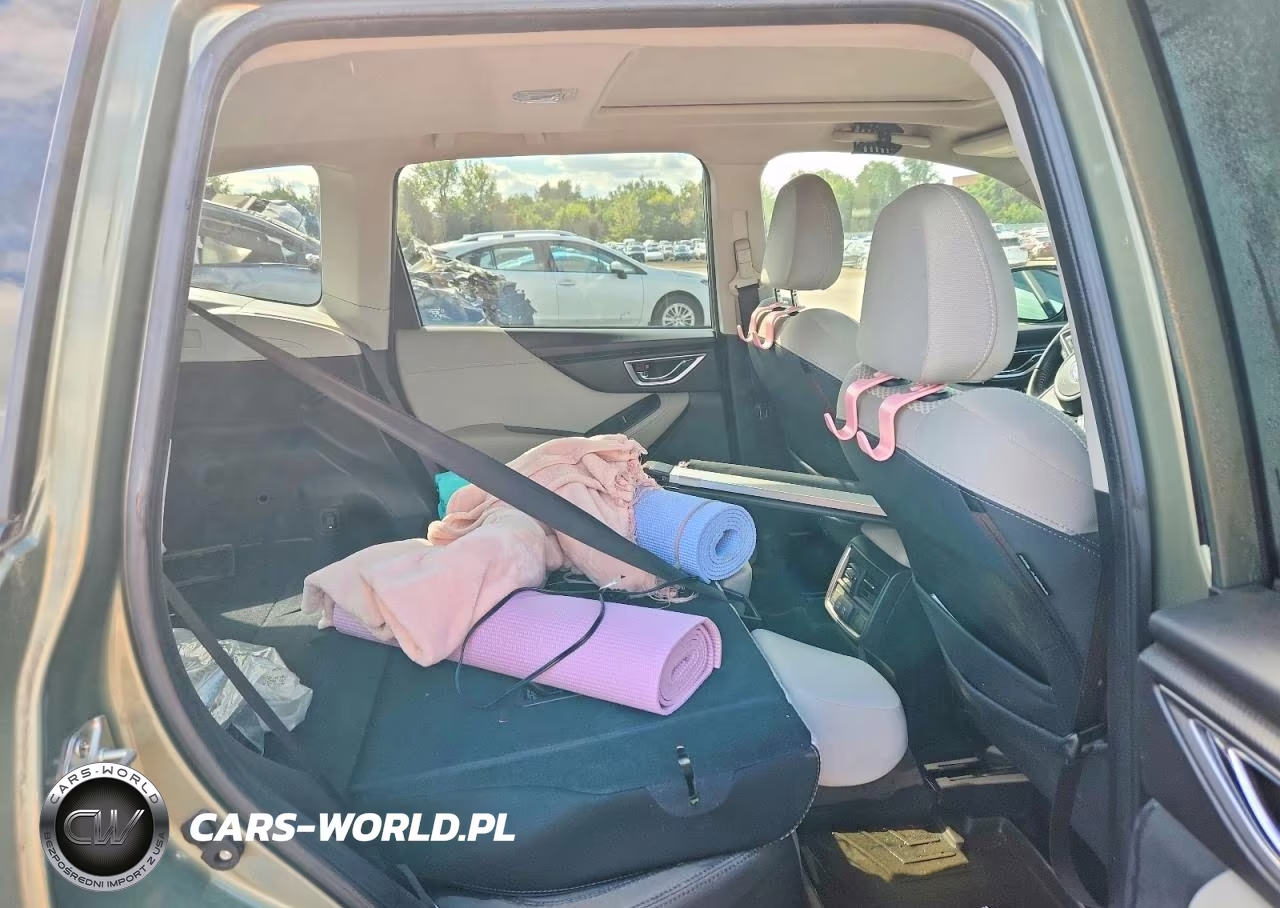 2019 Subaru Forester Premium VIN:JF2SKAGC2KH582004 - 10