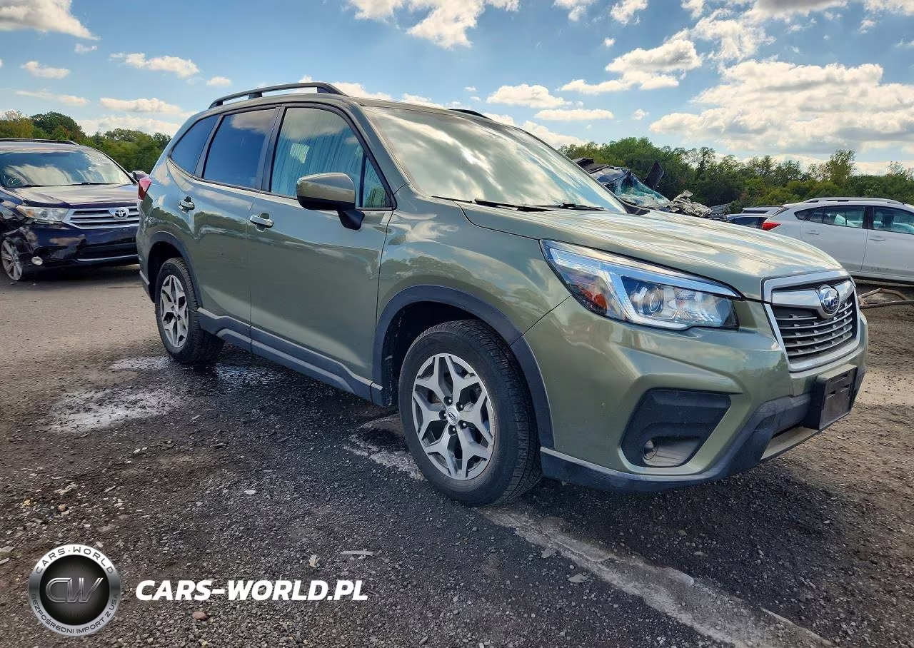 2019 Subaru Forester Premium VIN:JF2SKAGC2KH582004 - 4
