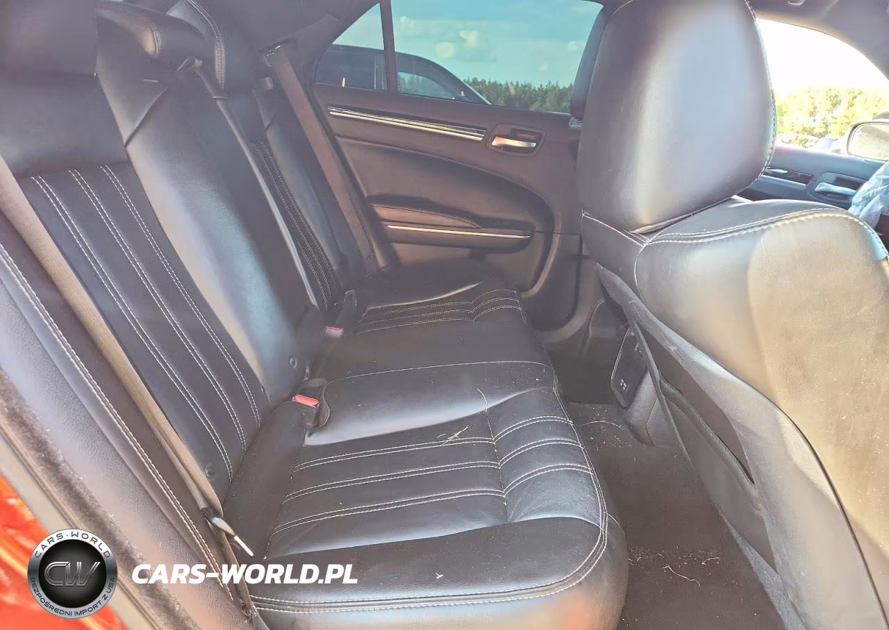 2021 Chrysler 300 S VIN:2C3CCABG0MH545934 - 10