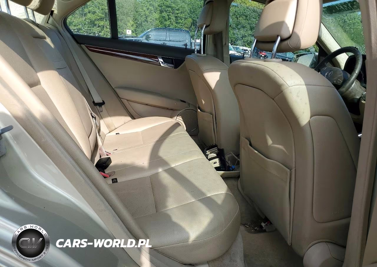 2011 Mercedes-Benz C 300 VIN:WDDGF5EB0BA471038 - 10