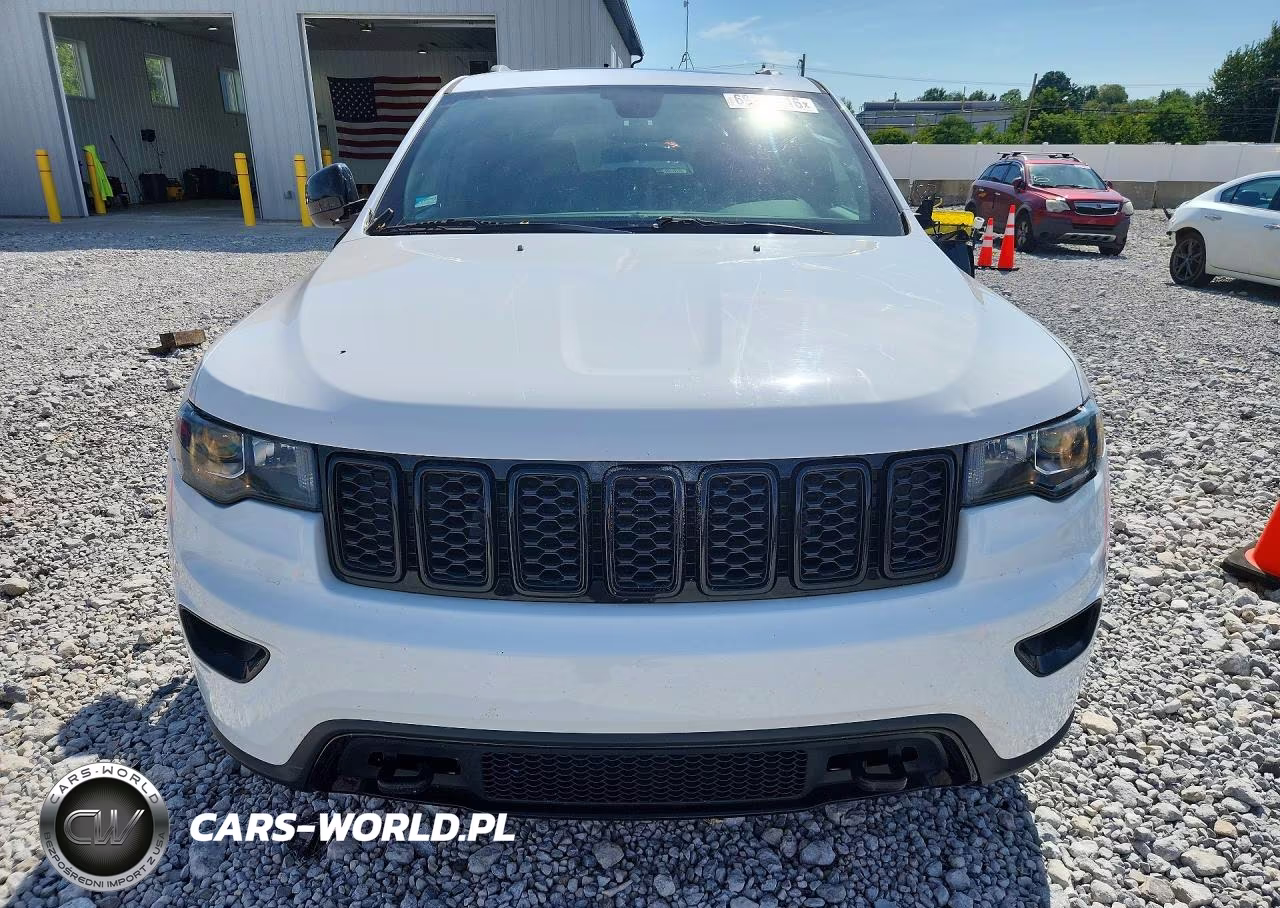 2018 Jeep Grand Cherokee Laredo VIN:1C4RJFAG1JC499894 - 5