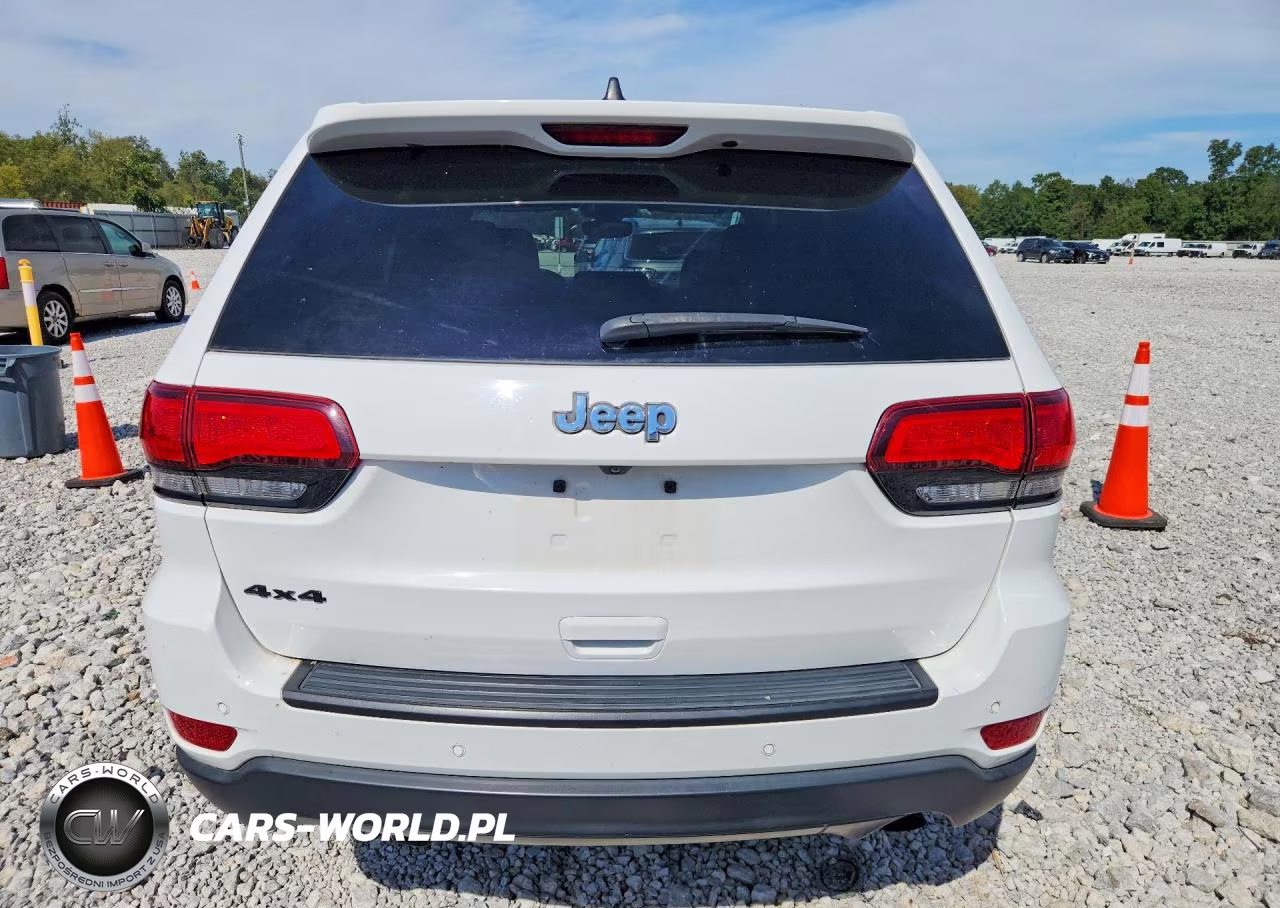 2018 Jeep Grand Cherokee Laredo VIN:1C4RJFAG1JC499894 - 6