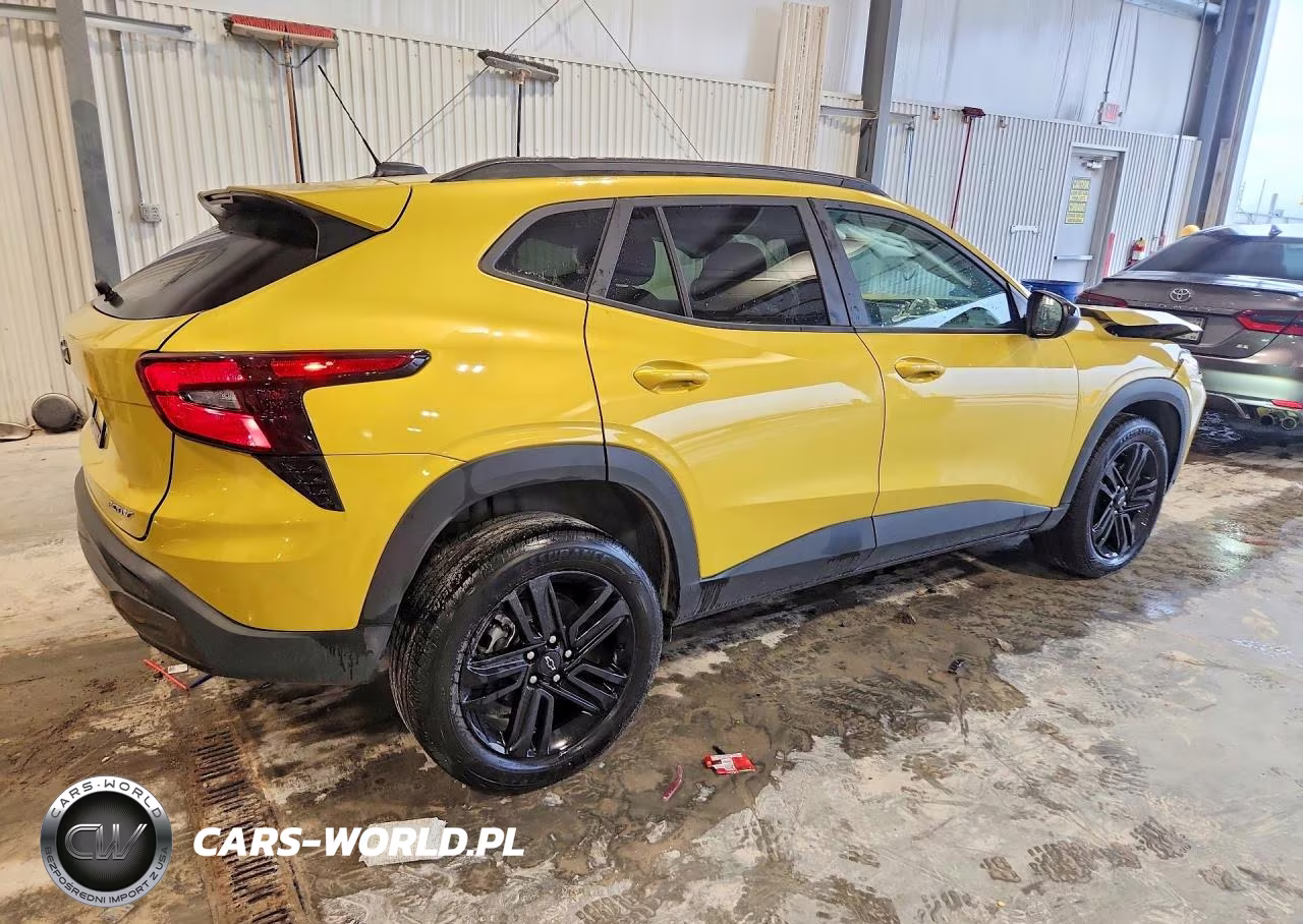 2025 Chevrolet Trax Activ VIN:KL77LKEP9SC156835 - 3