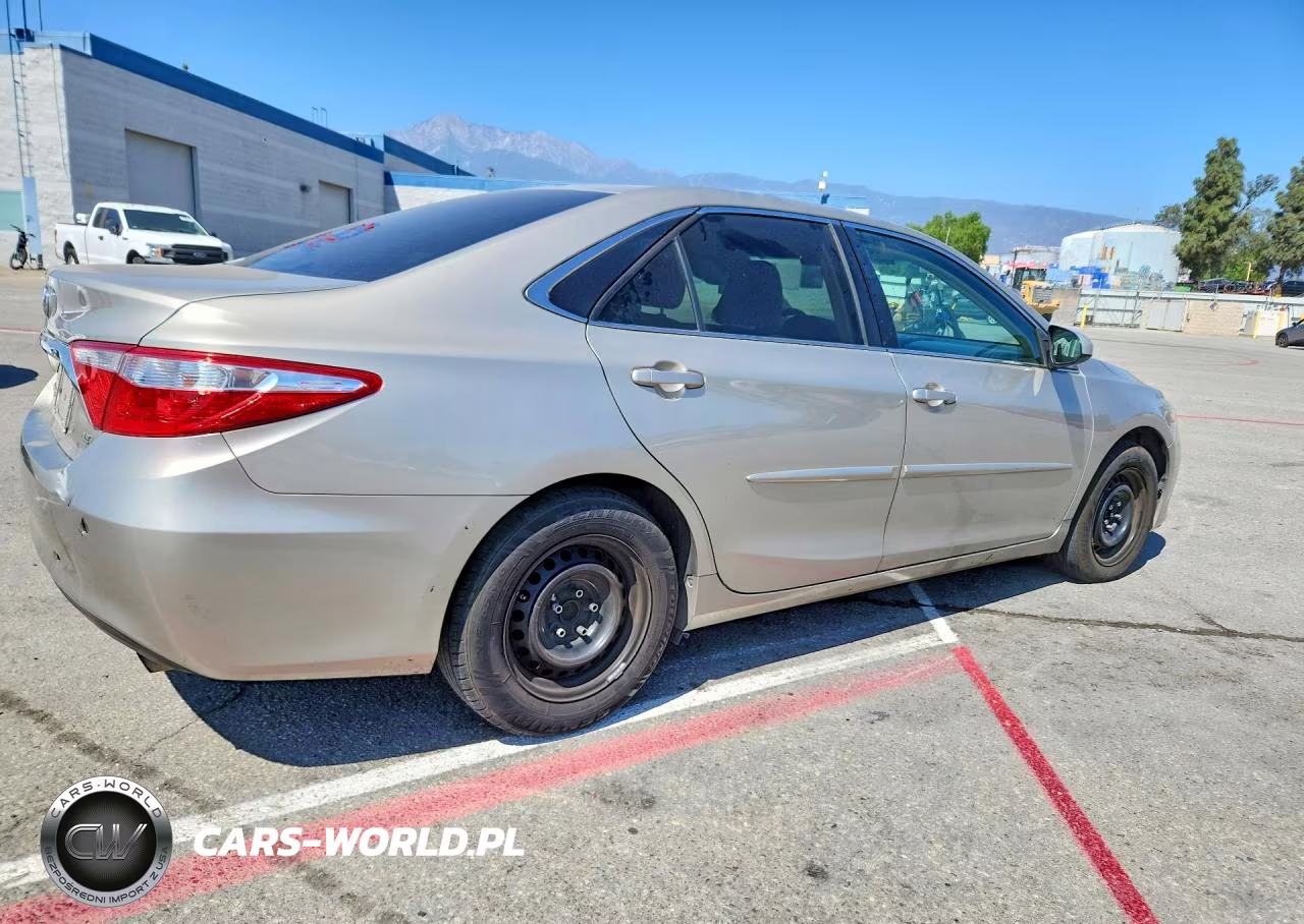2015 Toyota Camry Le VIN:4T1BF1FK5FU909595 - 3