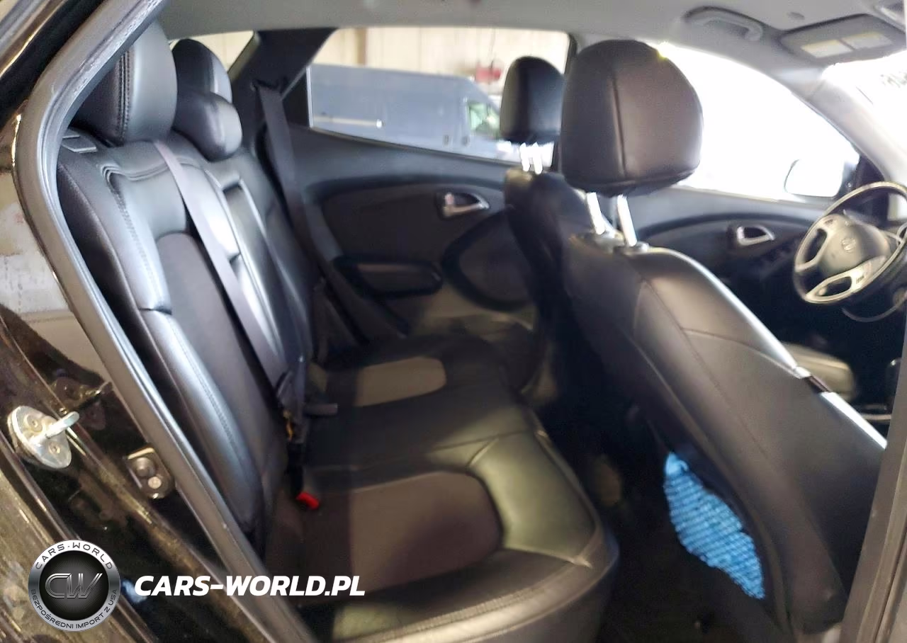 2011 Hyundai Tucson Gls VIN:KM8JU3AC3BU203216 - 11
